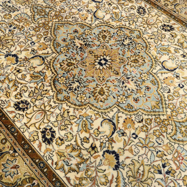 قالیچه دستبافت قم گل ابریشم (138×213) سانتیمتر-5