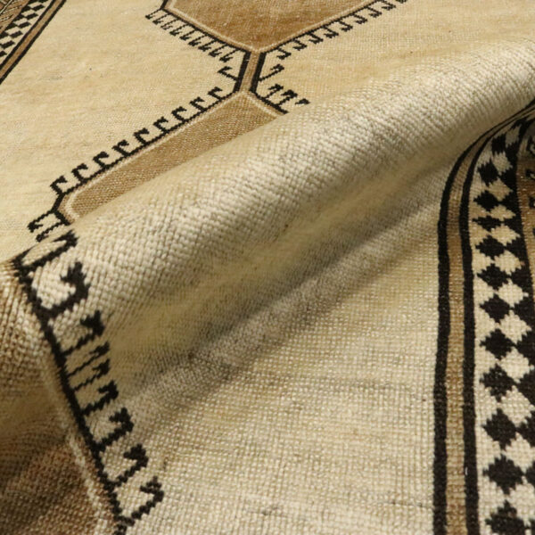 قالیچه دستبافت شیراز(115×220) سانتیمتر-2